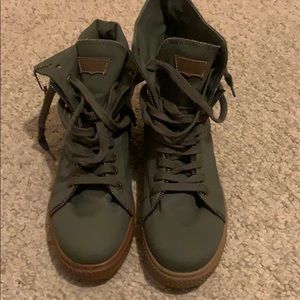 2tone base Levi shoes